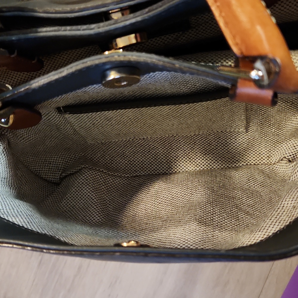 Authentic Dooney and Bourke Purse - Picture 4 of 13